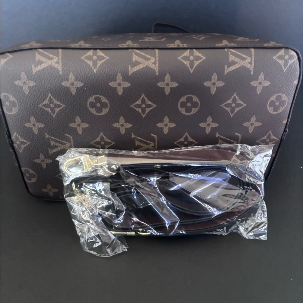 Source Unknown Brown Monogram Bucket Bag - image 4